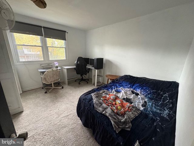 40 WOODLANE DR, Blackwood, NJ 08012