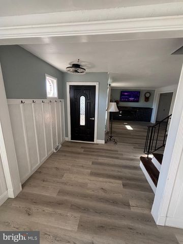 40 WOODLANE DR, Blackwood, NJ 08012