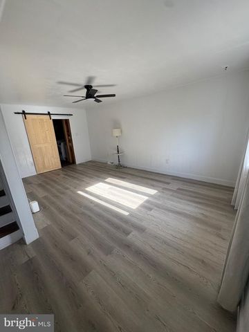 40 WOODLANE DR, Blackwood, NJ 08012