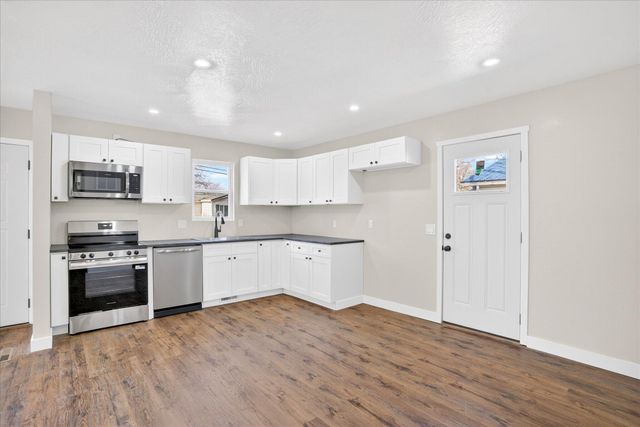 2024 N Columbia Avenue, Springfield, MO 65803