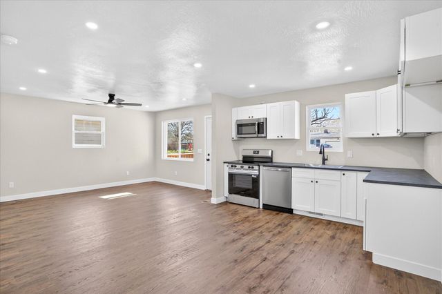 2024 N Columbia Avenue, Springfield, MO 65803