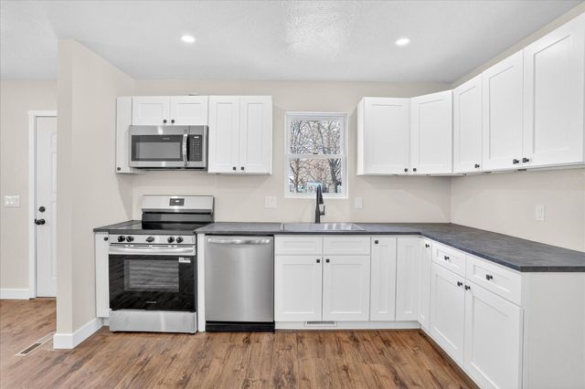 2024 N Columbia Avenue, Springfield, MO 65803