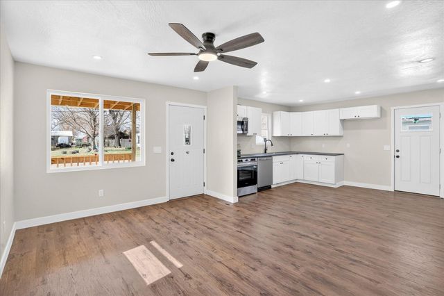 2024 N Columbia Avenue, Springfield, MO 65803