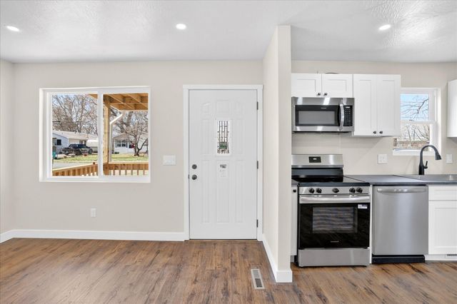 2024 N Columbia Avenue, Springfield, MO 65803