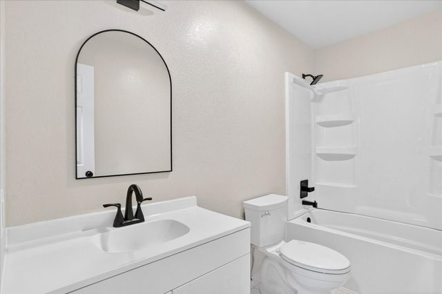 2024 N Columbia Avenue, Springfield, MO 65803