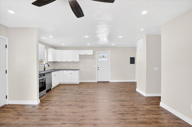 2024 N Columbia Avenue, Springfield, MO 65803