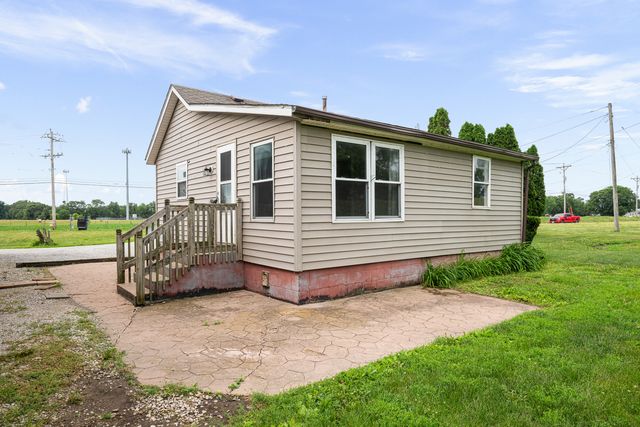 2303 Big Island Parkway, Milan, IL 61264