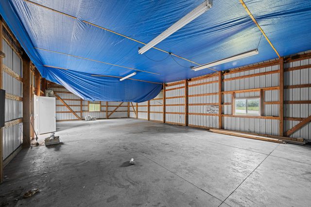 2303 Big Island Parkway, Milan, IL 61264