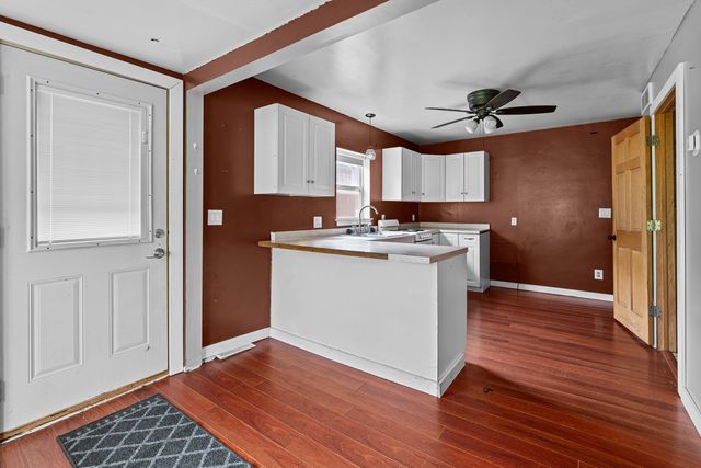 2303 Big Island Parkway, Milan, IL 61264