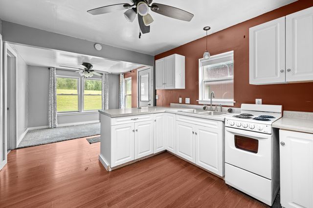 2303 Big Island Parkway, Milan, IL 61264