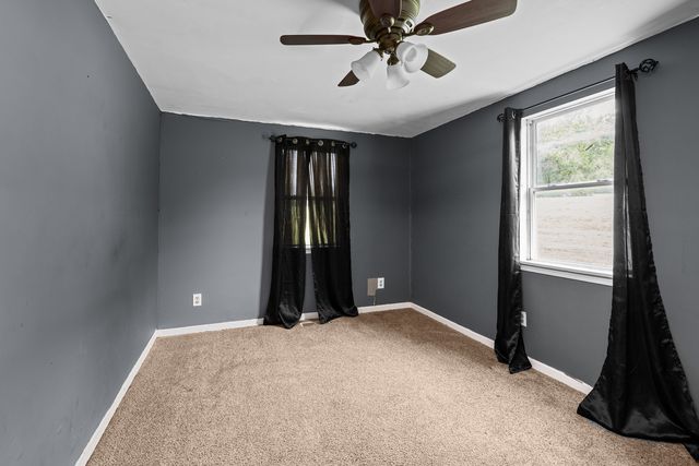 2303 Big Island Parkway, Milan, IL 61264