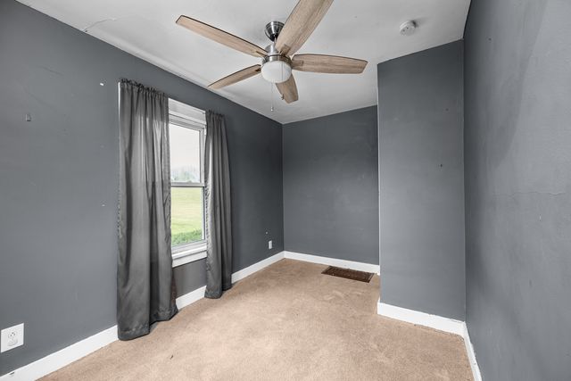 2303 Big Island Parkway, Milan, IL 61264