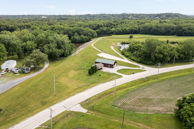 2303 Big Island Parkway, Milan, IL 61264