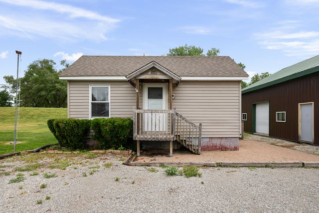 2303 Big Island Parkway, Milan, IL 61264