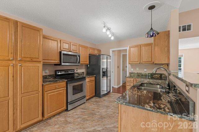 446 Planters Creek Road, Fletcher, NC 28732