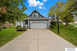 17023 Holmes Circle, Omaha, NE 68135