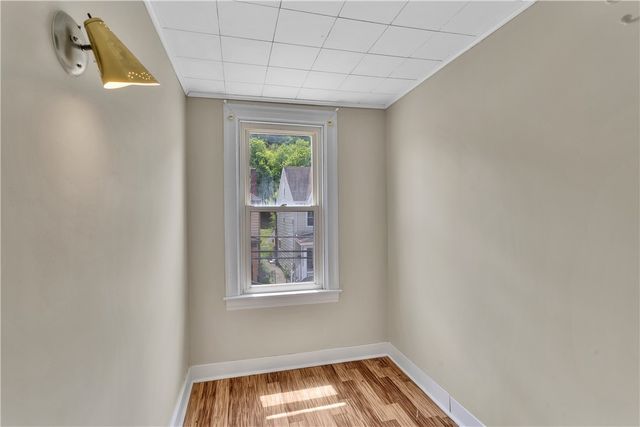 80 Dewey St, Etna, PA 15223