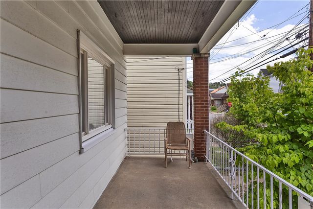 80 Dewey St, Etna, PA 15223