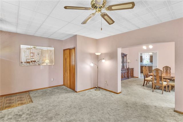 80 Dewey St, Etna, PA 15223