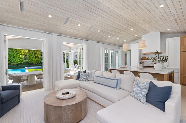 211 Ocean Terrace, Palm Beach, FL 33480