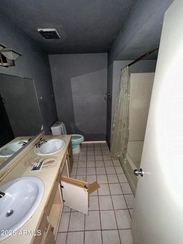 11840 N 49TH Avenue, Glendale, AZ 85304