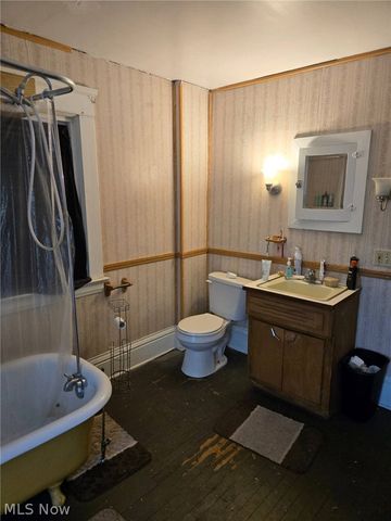 907 Delia Avenue, Akron, OH 44320