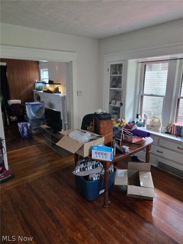 907 Delia Avenue, Akron, OH 44320