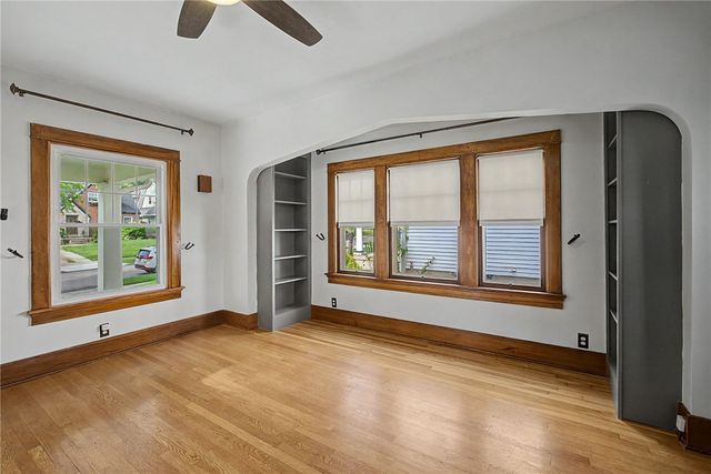 245 Orchard Drive, Oakwood, OH 45419