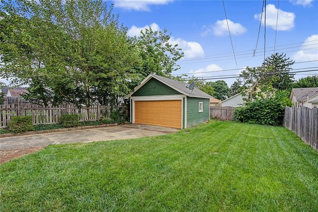245 Orchard Drive, Oakwood, OH 45419