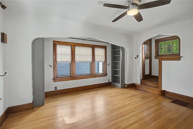 245 Orchard Drive, Oakwood, OH 45419