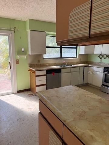 8 SWEETBAY DRIVE, Palm Coast, FL 32137