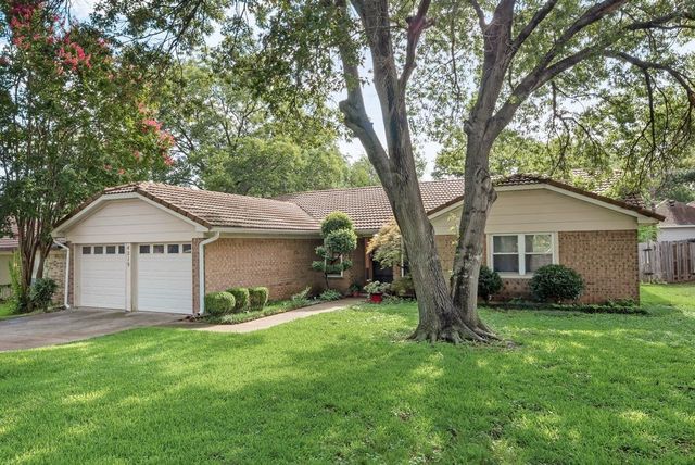 4219 E Pleasant Forest Street, Arlington, TX 76015