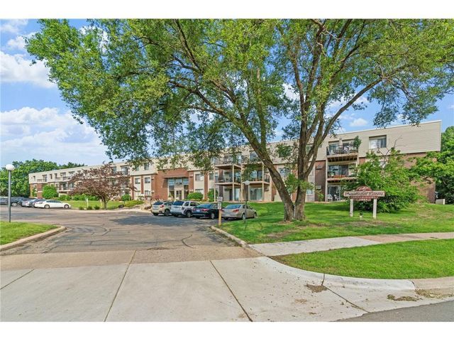 2801 Flag Avenue N 314, New Hope, MN 55427