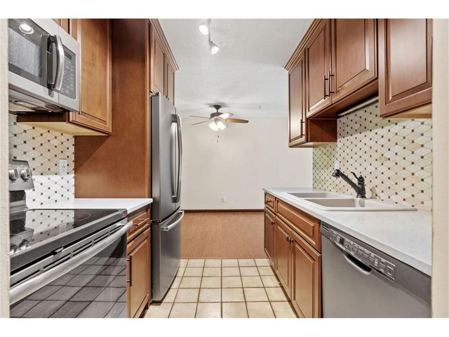 2801 Flag Avenue N 314, New Hope, MN 55427