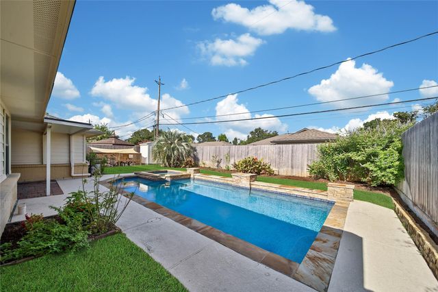 1831 Seamist Court, Houston, TX 77008
