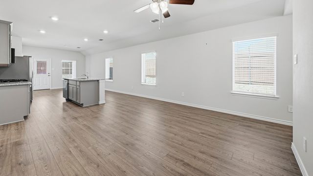 1206 Silent Peak Drive, Princeton, TX 75407