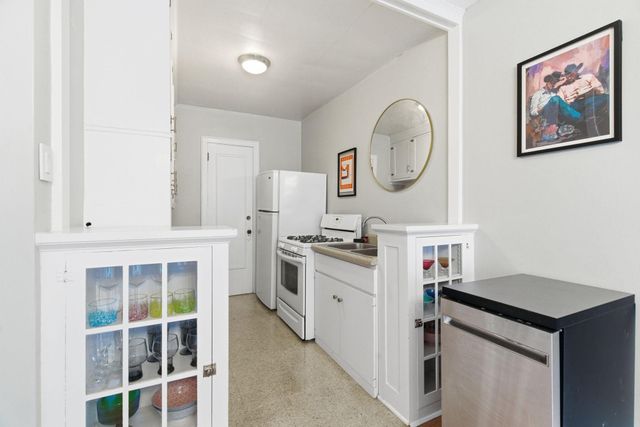 3603 Aldrich Avenue S 200, Minneapolis, MN 55409