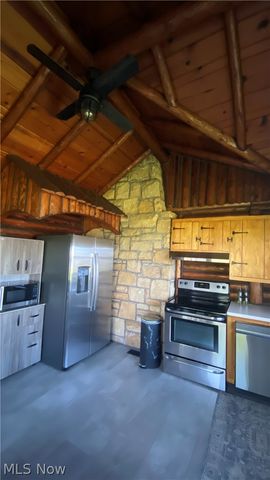 1104 Lake Road, Conneaut, OH 44030
