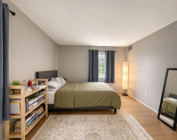 8 Village Rock Ln 3, Natick, MA 01760