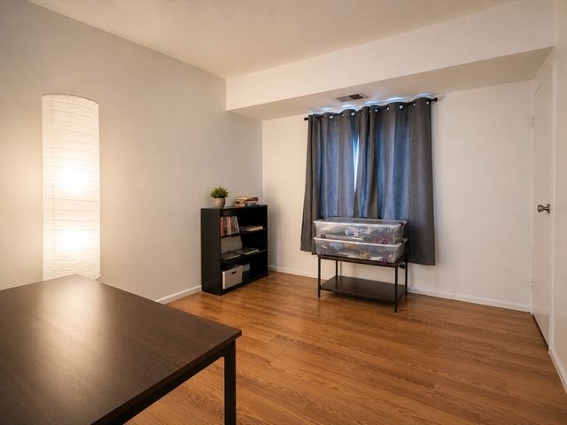 8 Village Rock Ln 3, Natick, MA 01760