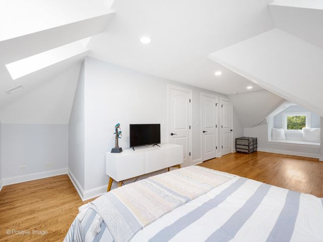 21 S Bruner Street, Hinsdale, IL 60521