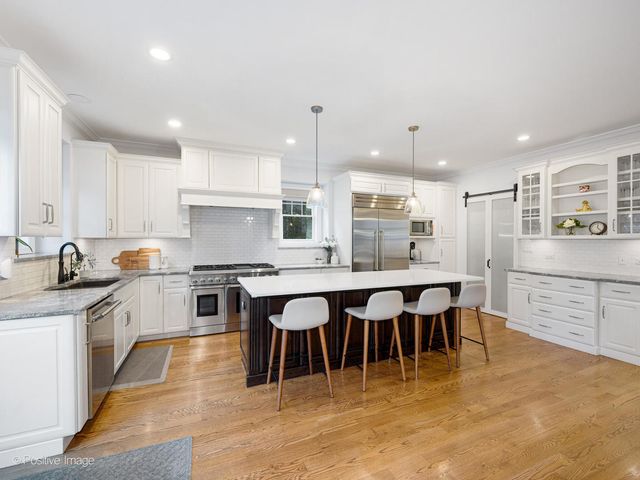 21 S Bruner Street, Hinsdale, IL 60521