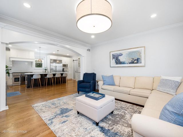 21 S Bruner Street, Hinsdale, IL 60521