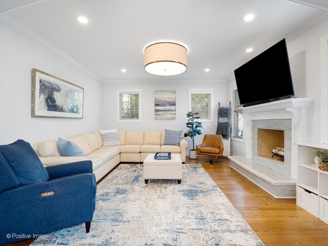 21 S Bruner Street, Hinsdale, IL 60521