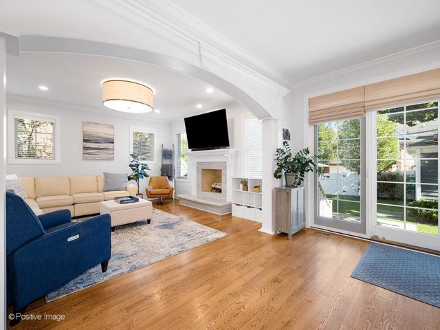 21 S Bruner Street, Hinsdale, IL 60521