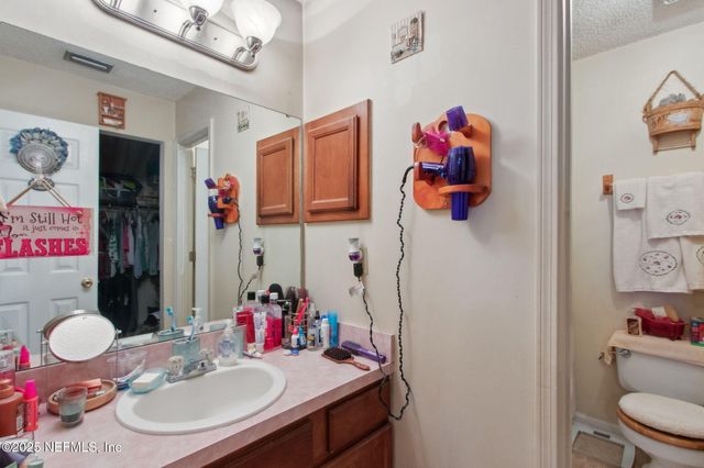 1812 SHERATON LAKES Circle, Middleburg, FL 32068