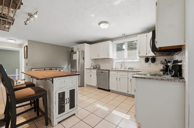 50 Conant St, Bridgewater, MA 02324