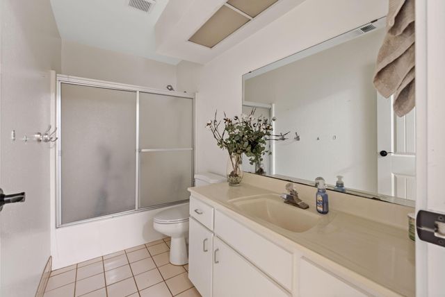 1233 S Kent Street, Visalia, CA 93277