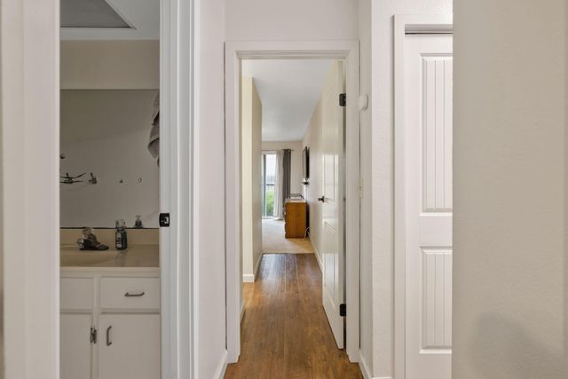 1233 S Kent Street, Visalia, CA 93277