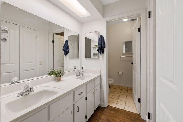 1233 S Kent Street, Visalia, CA 93277